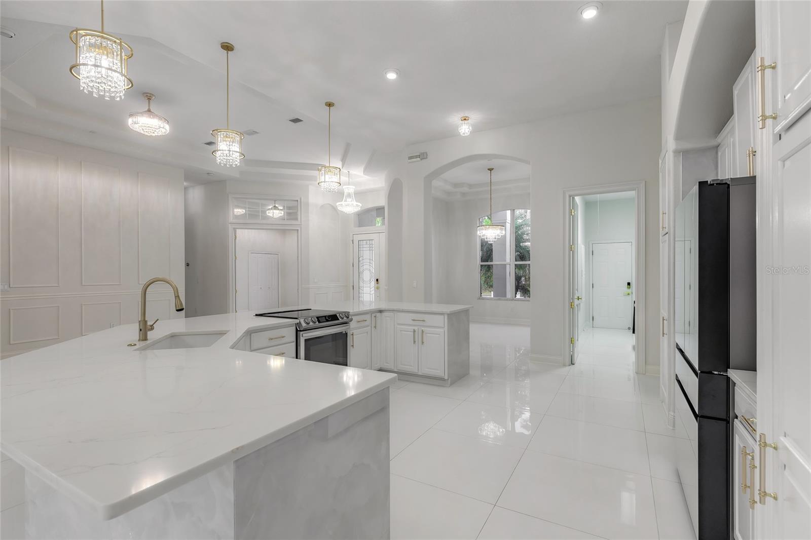 Image 23 of 85 For 1670 Roosevelt Boulevard