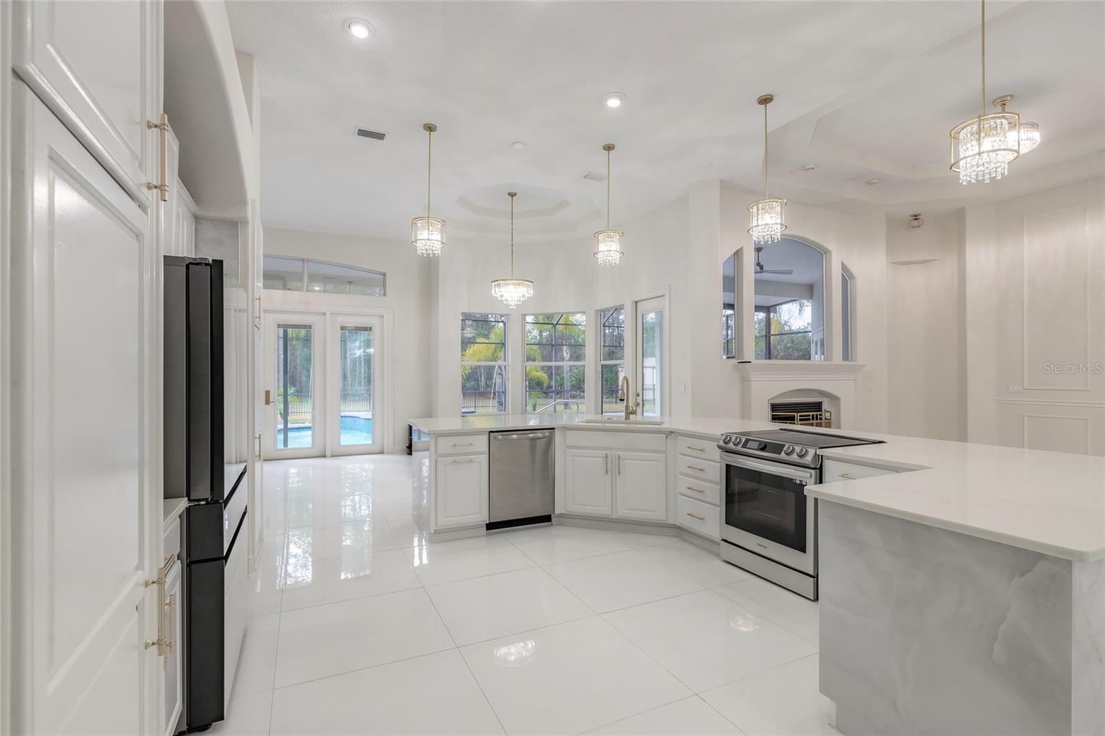 Image 24 of 85 For 1670 Roosevelt Boulevard