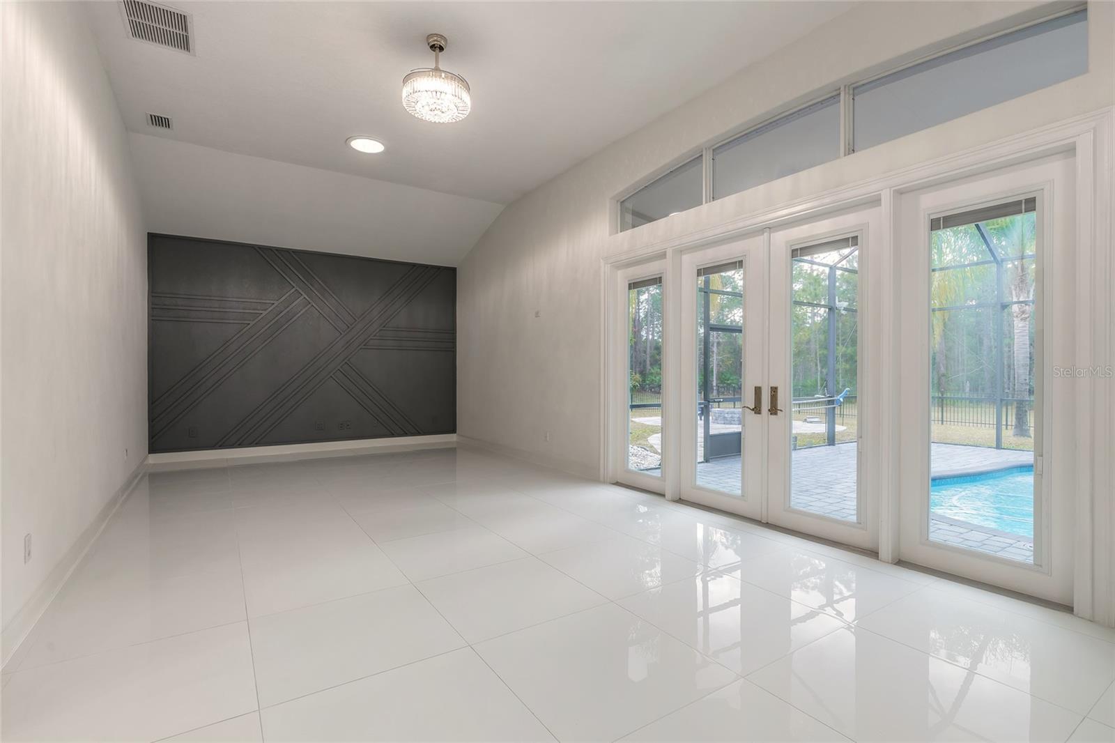 Image 29 of 85 For 1670 Roosevelt Boulevard