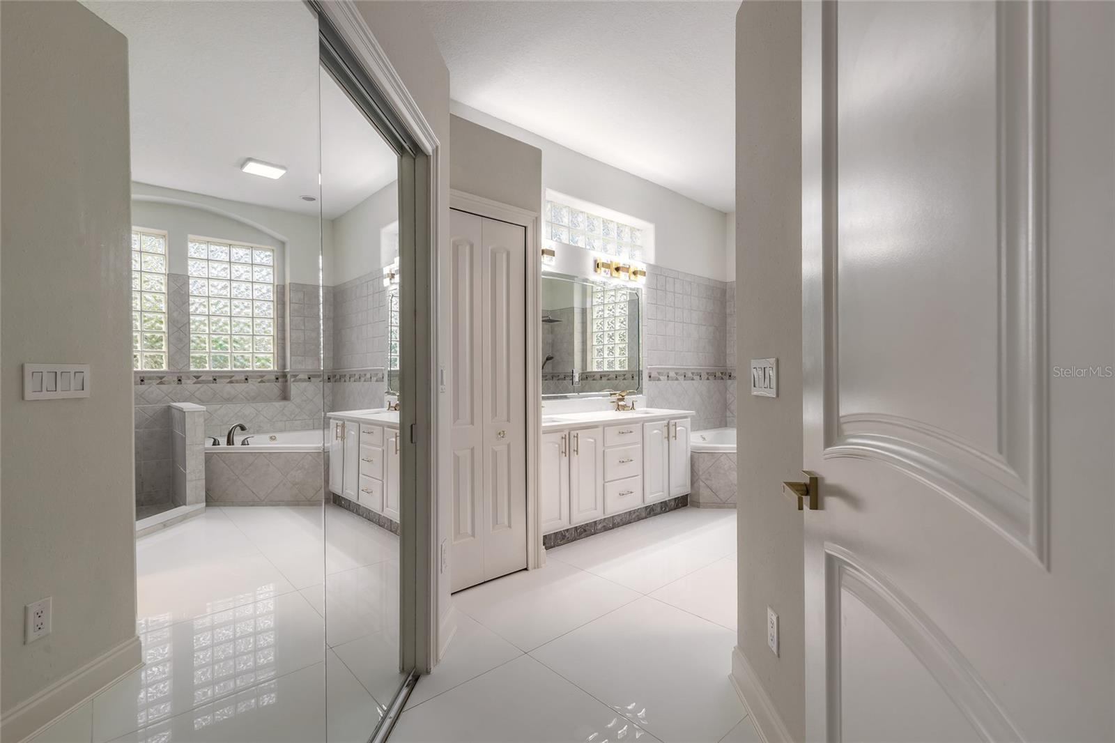 Image 35 of 85 For 1670 Roosevelt Boulevard