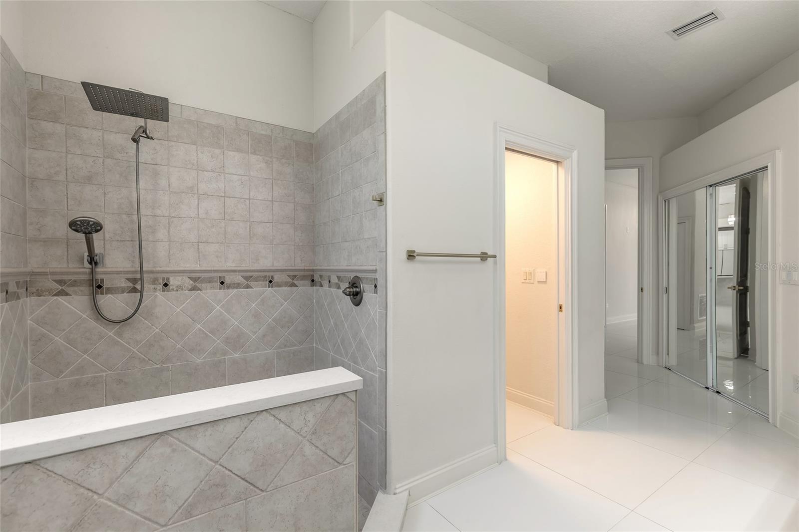 Image 38 of 85 For 1670 Roosevelt Boulevard