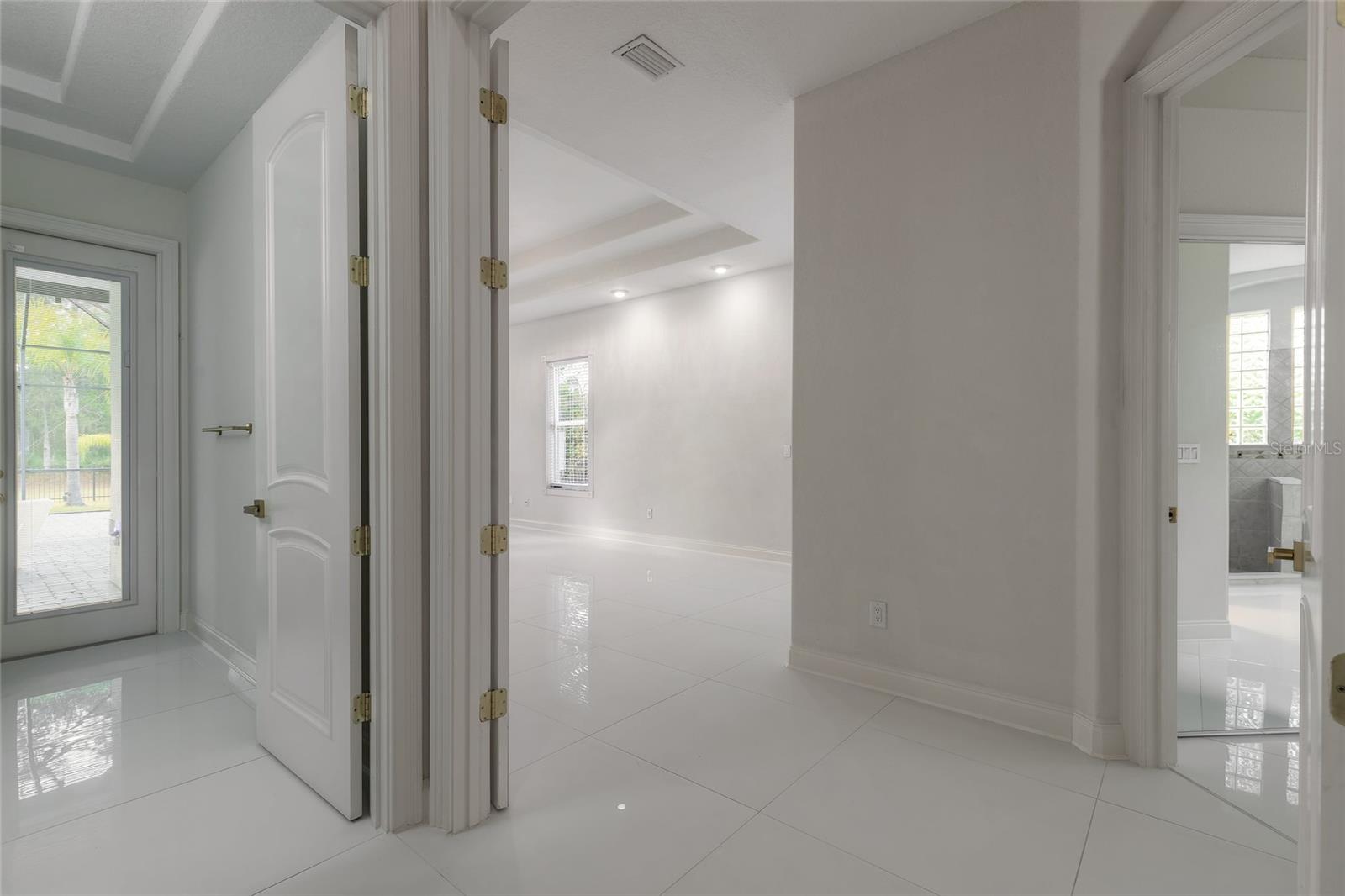 Image 42 of 85 For 1670 Roosevelt Boulevard