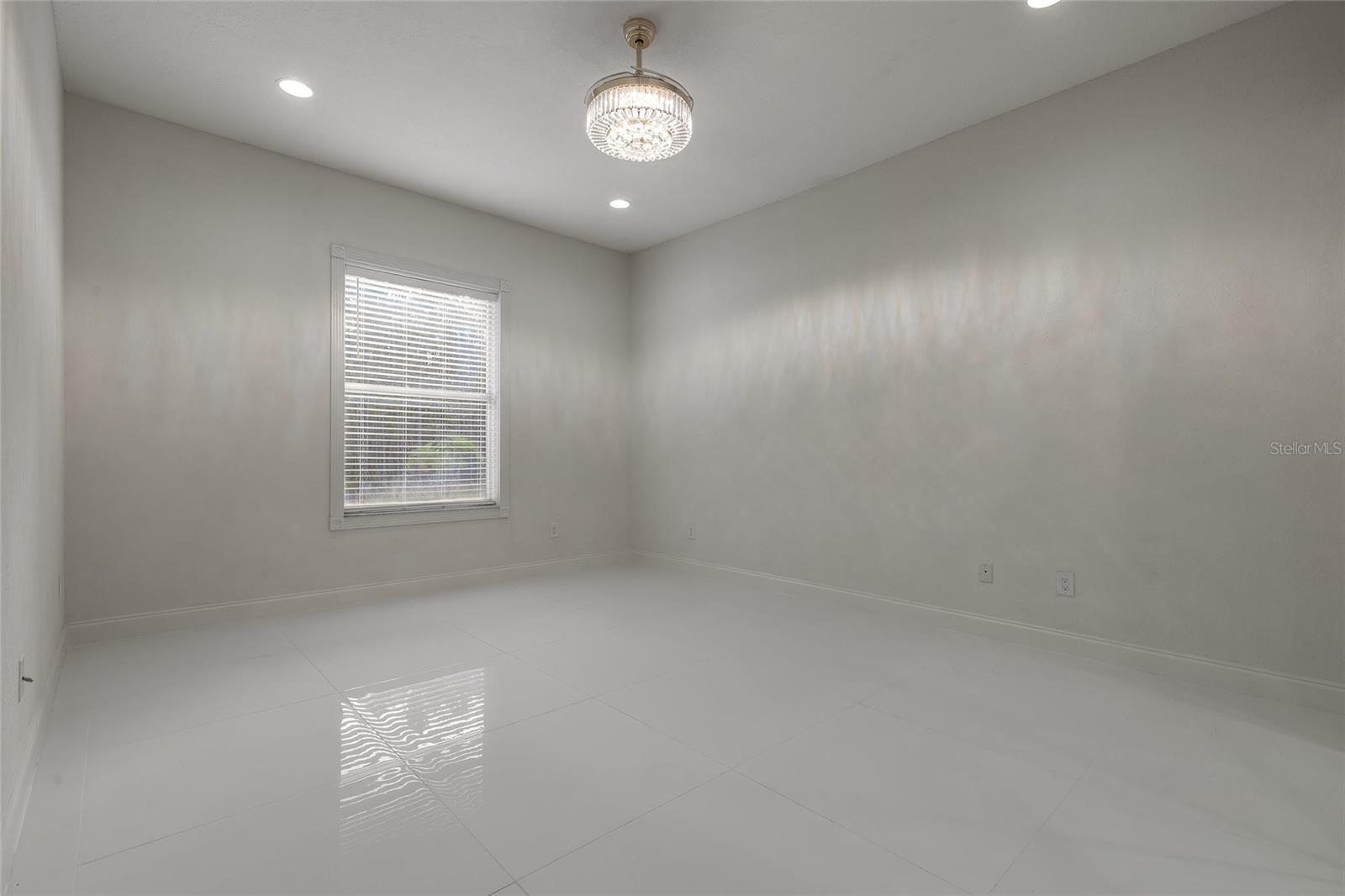 Image 45 of 85 For 1670 Roosevelt Boulevard