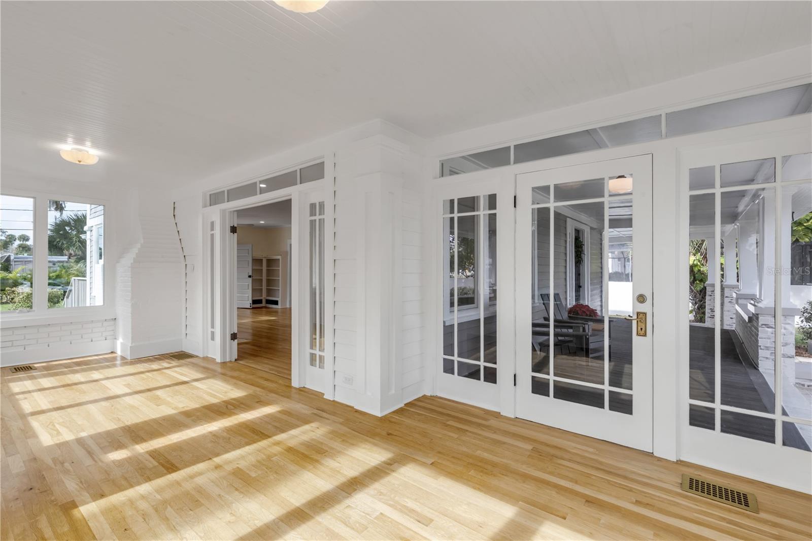 Image 17 of 100 For 214 Riverside Drive