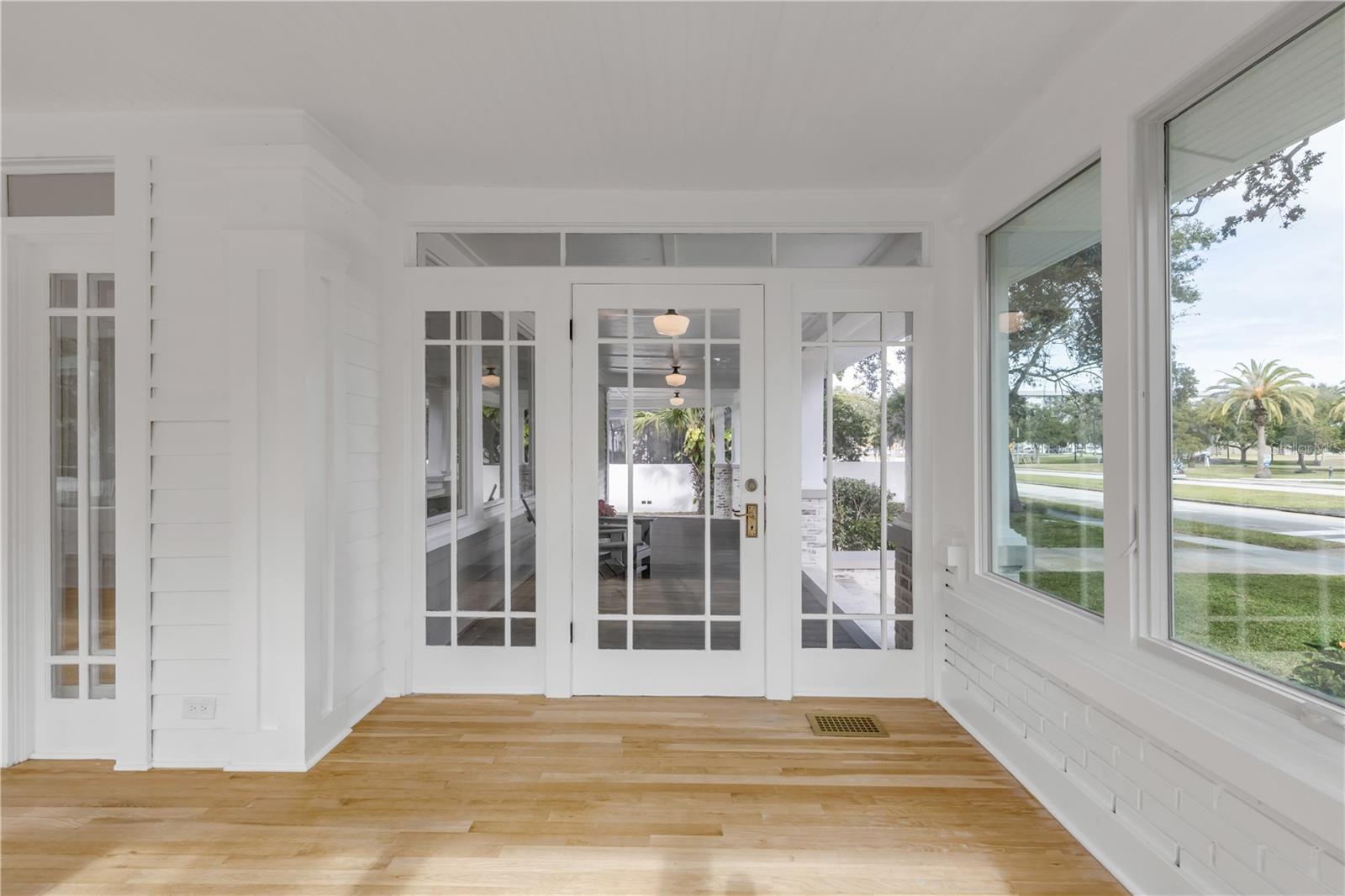 Image 18 of 100 For 214 Riverside Drive