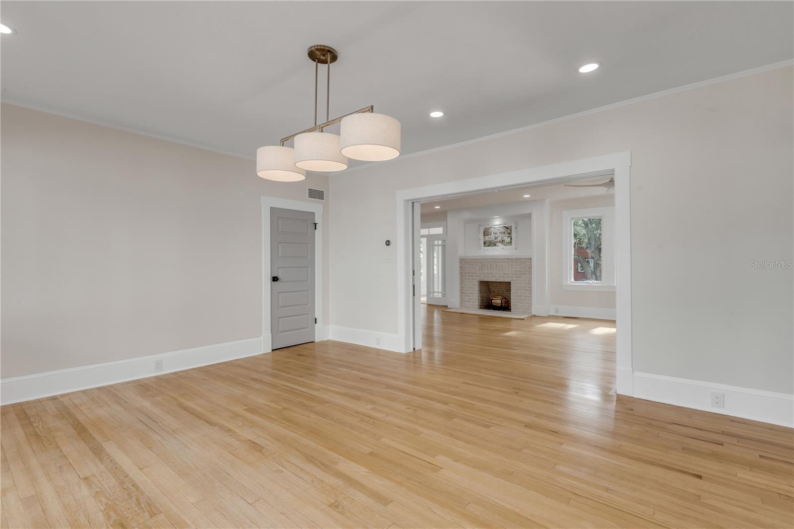 Image 23 of 100 For 214 Riverside Drive