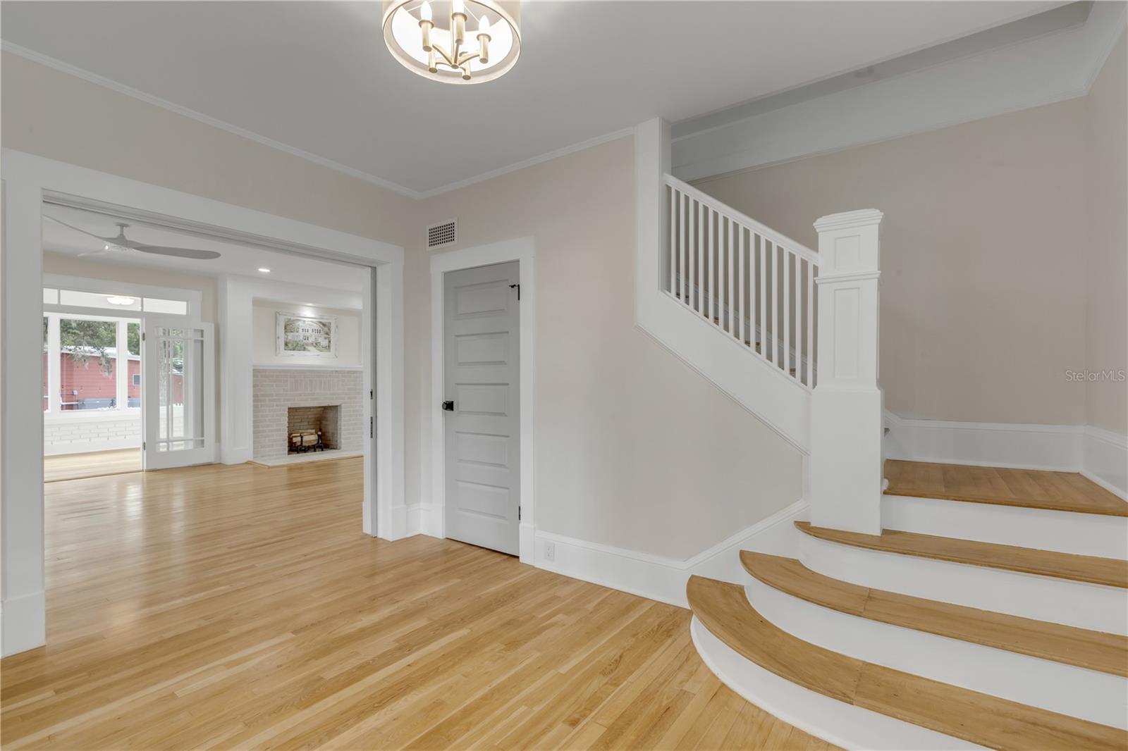 Image 24 of 100 For 214 Riverside Drive