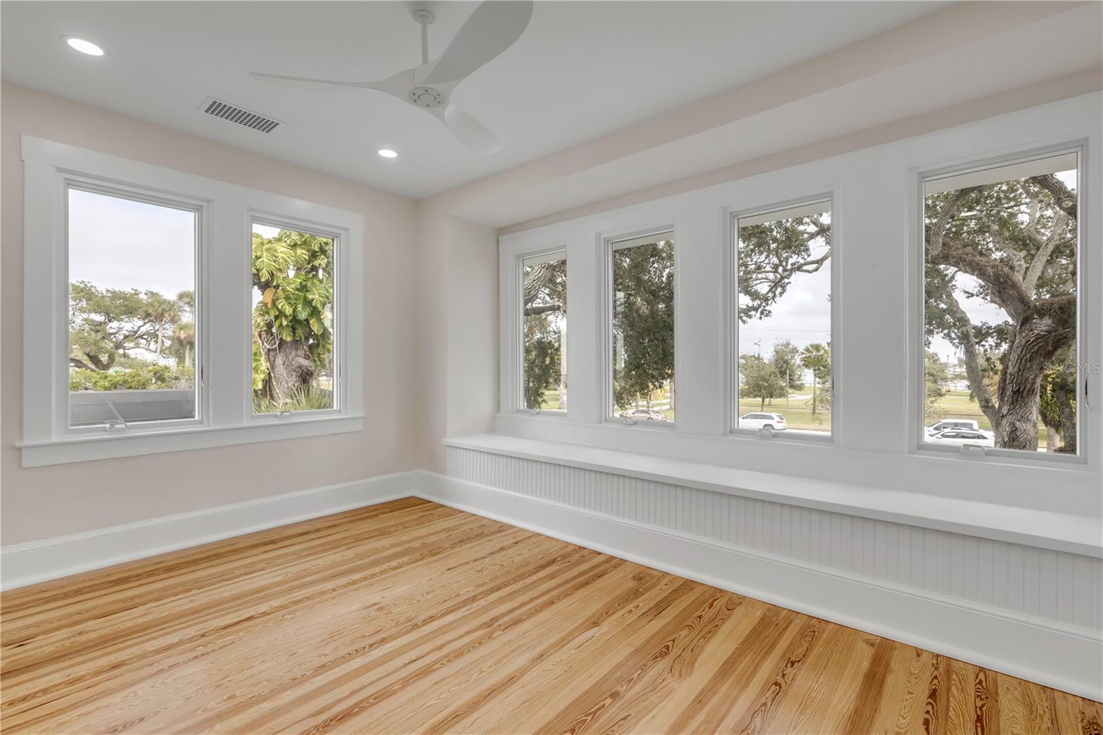 Image 37 of 100 For 214 Riverside Drive