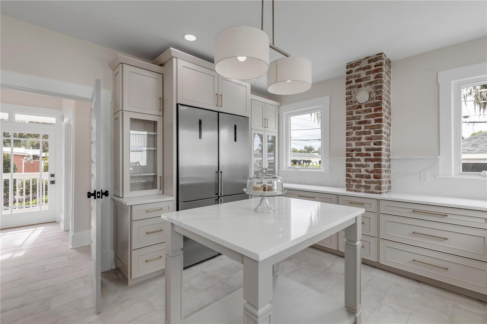 Image 4 of 100 For 214 Riverside Drive