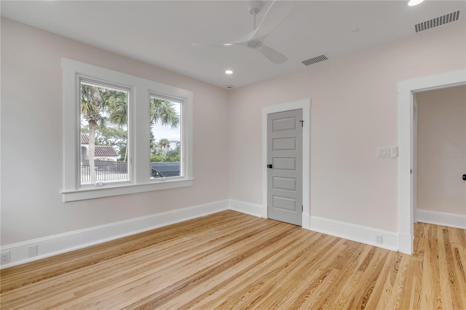 Image 44 of 100 For 214 Riverside Drive