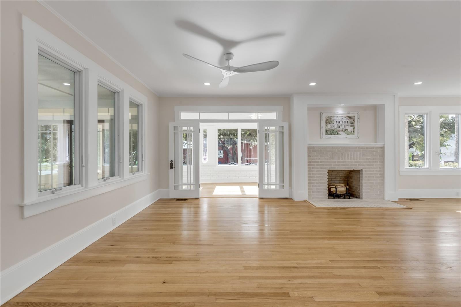 Image 8 of 100 For 214 Riverside Drive