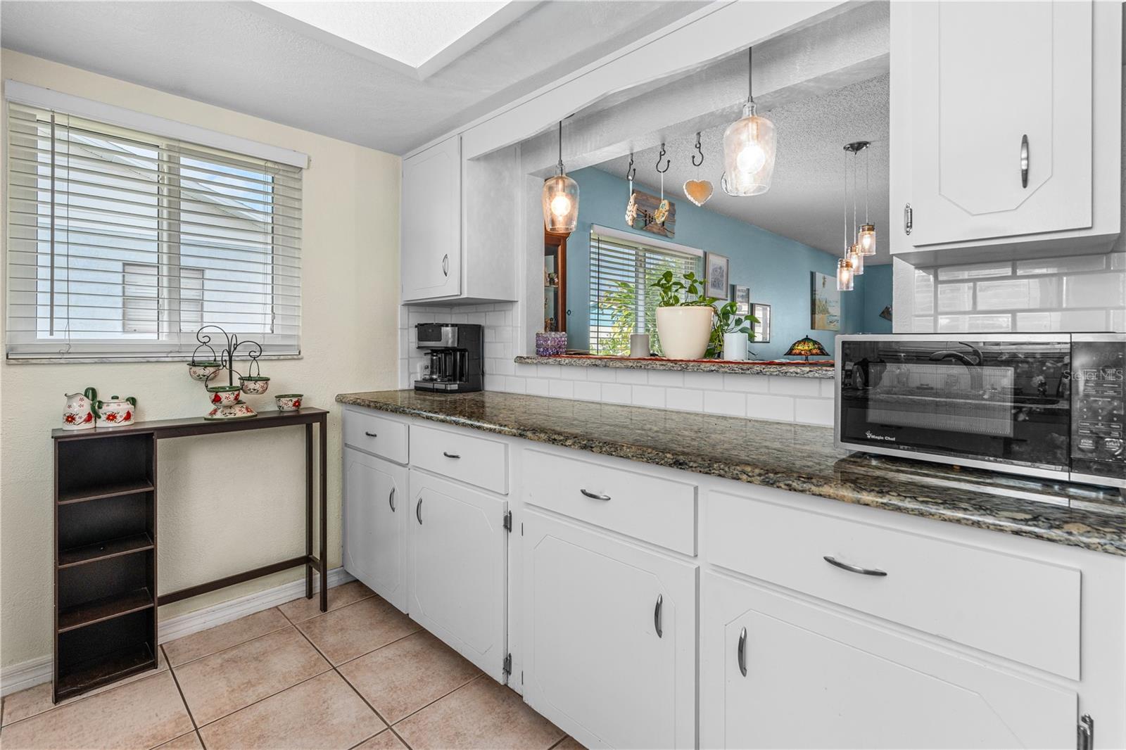 Image 12 of 21 For 417 Falcon Avenue