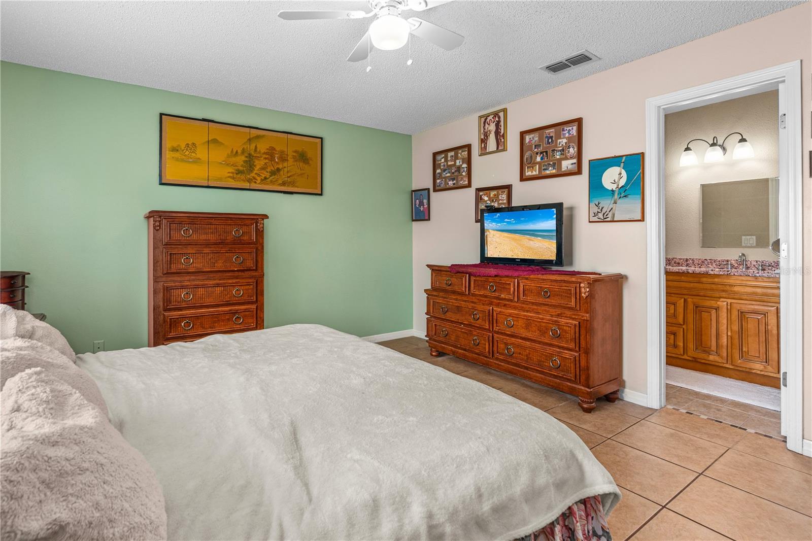 Image 14 of 21 For 417 Falcon Avenue