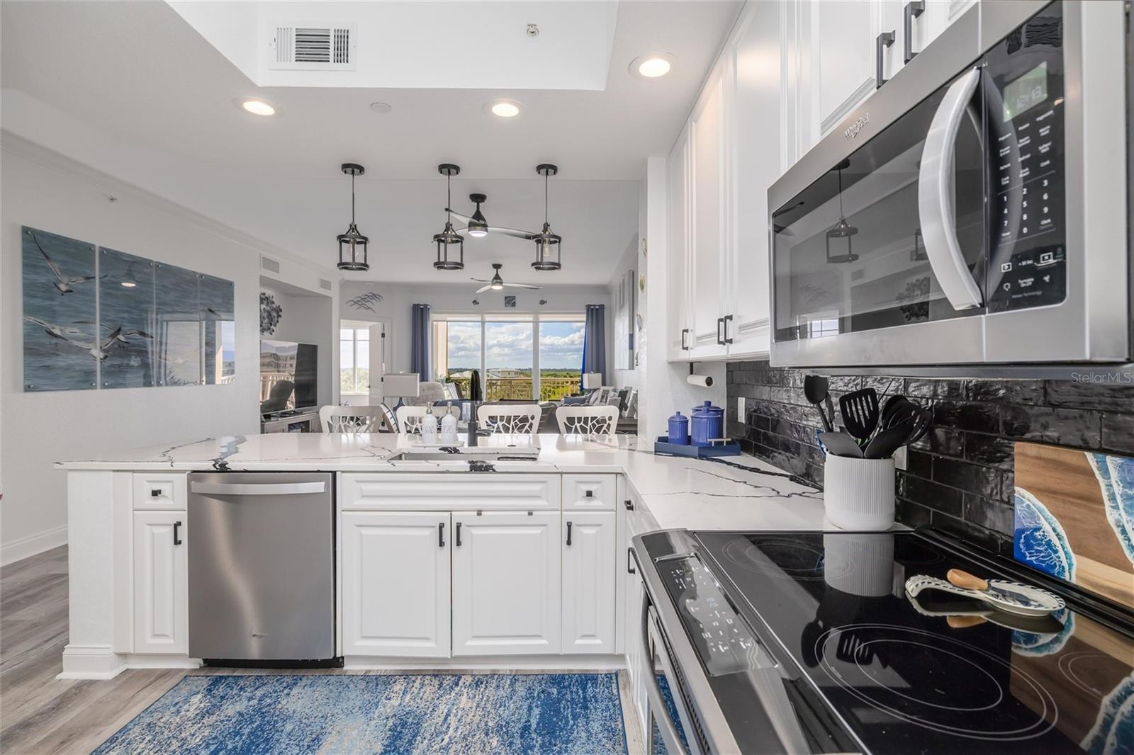 Image 16 of 92 For 265 Minorca Beach Way 404