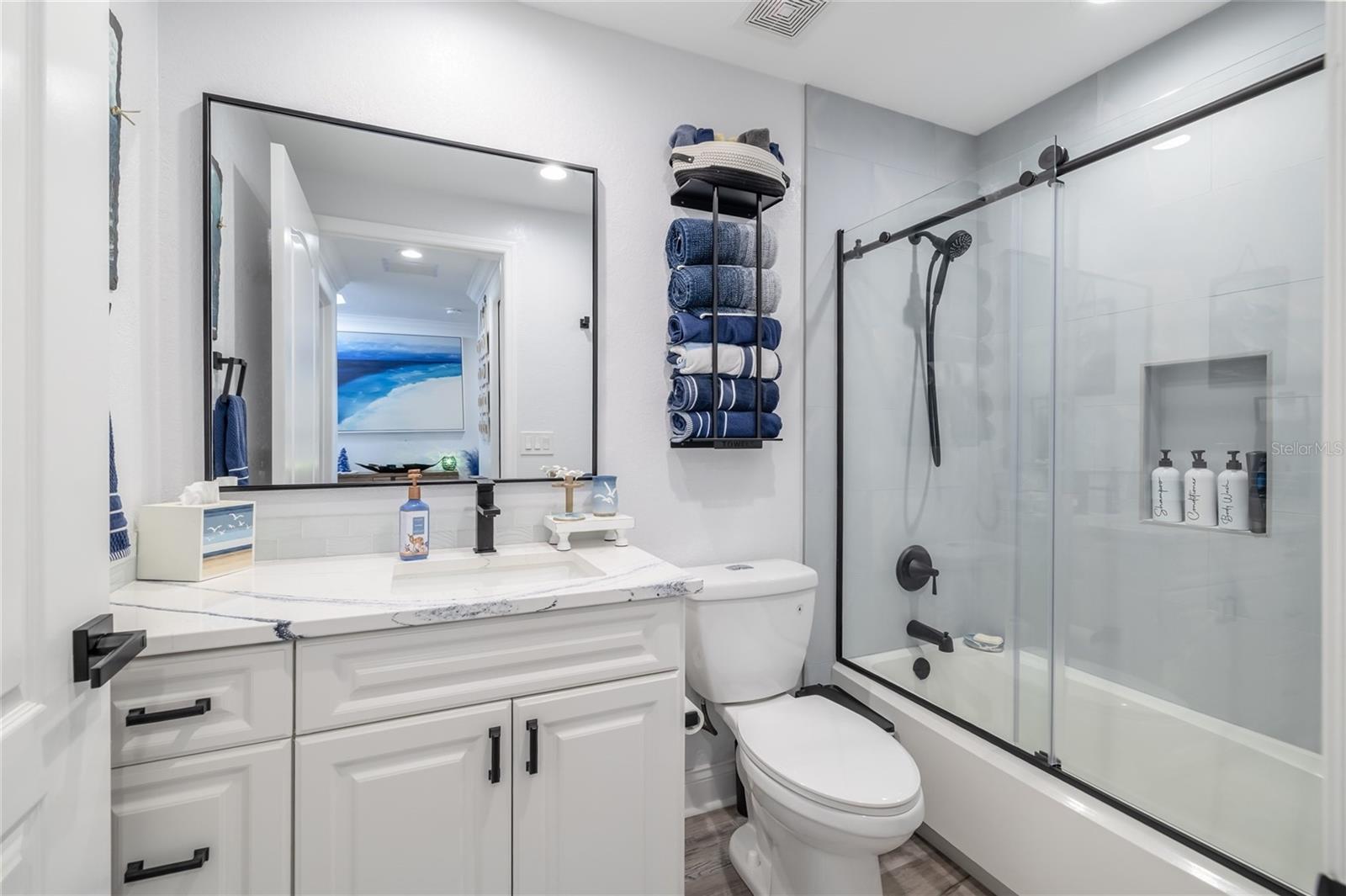 Image 20 of 92 For 265 Minorca Beach Way 404