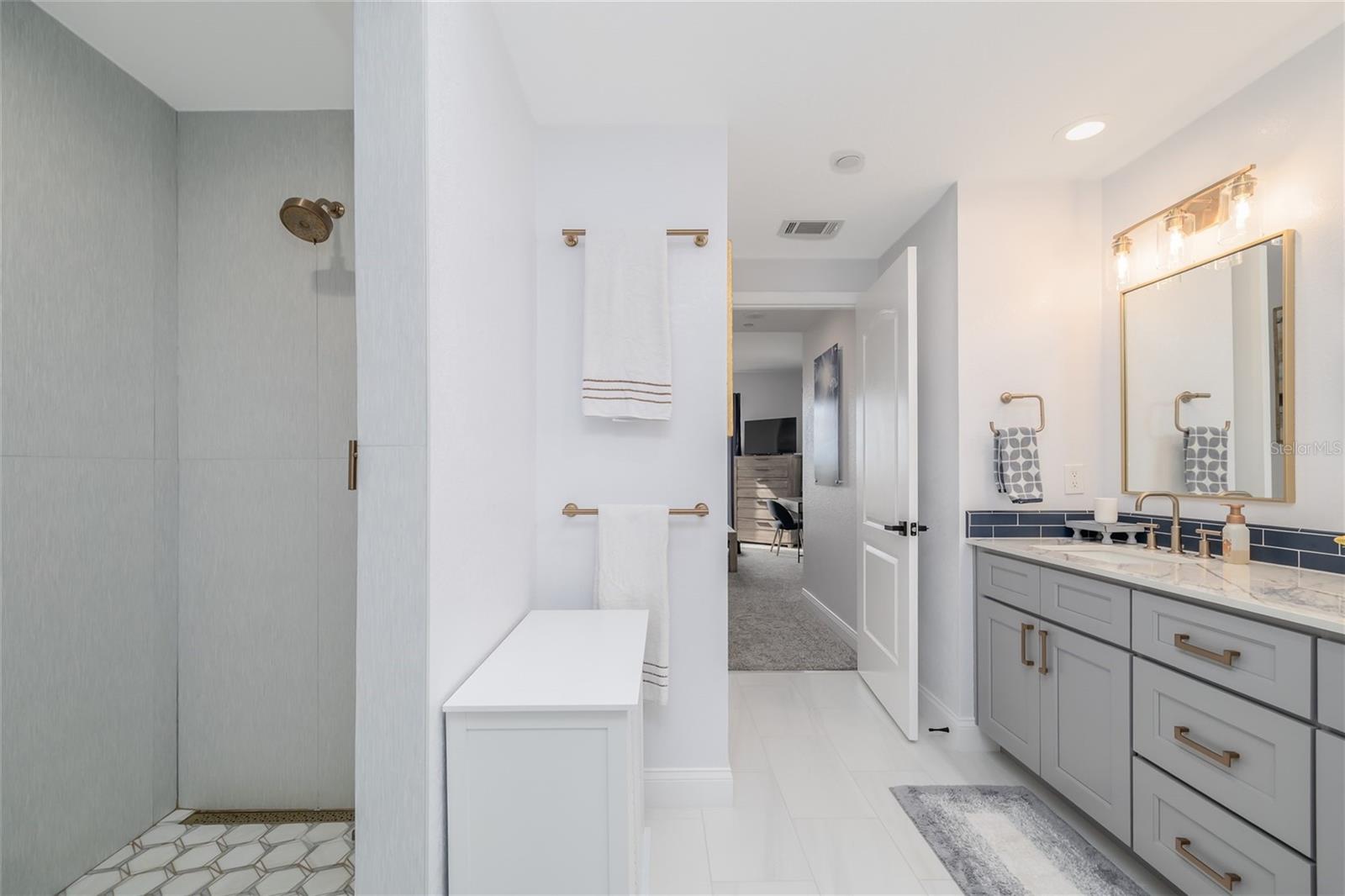 Image 25 of 92 For 265 Minorca Beach Way 404