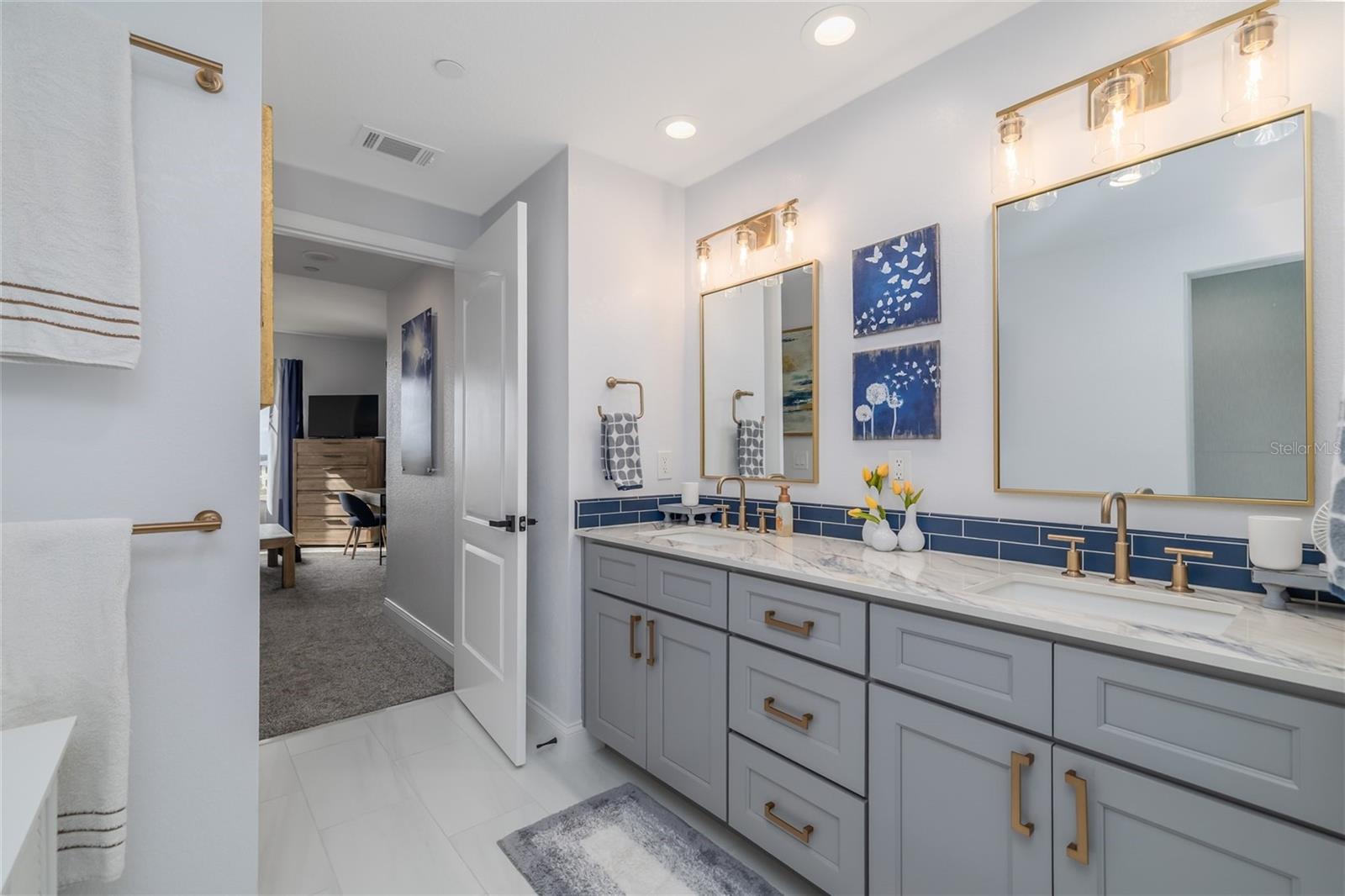 Image 27 of 92 For 265 Minorca Beach Way 404