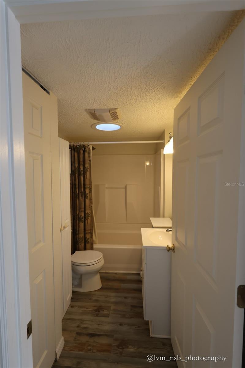 Image 11 of 18 For 122 New Hampshire Street