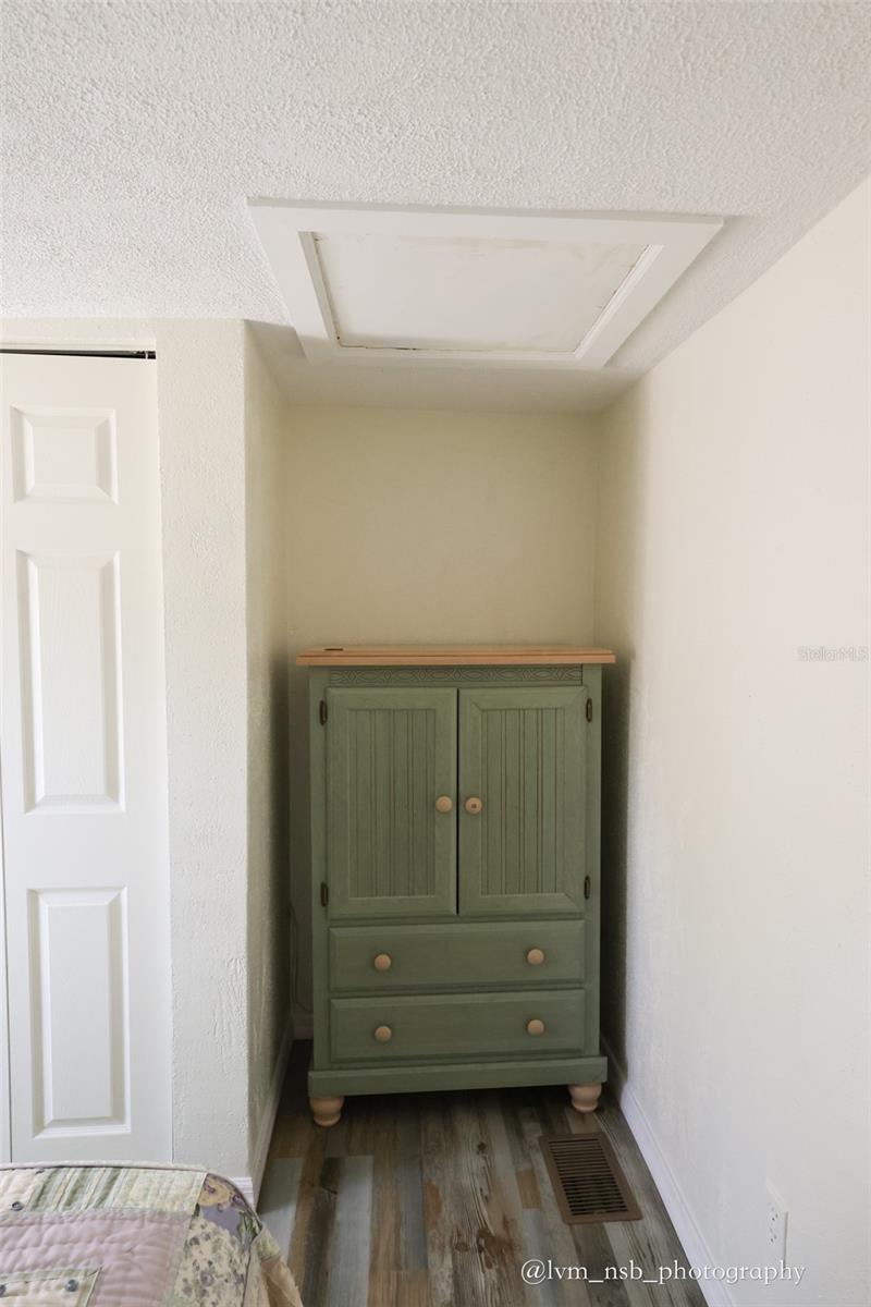 Image 14 of 18 For 122 New Hampshire Street