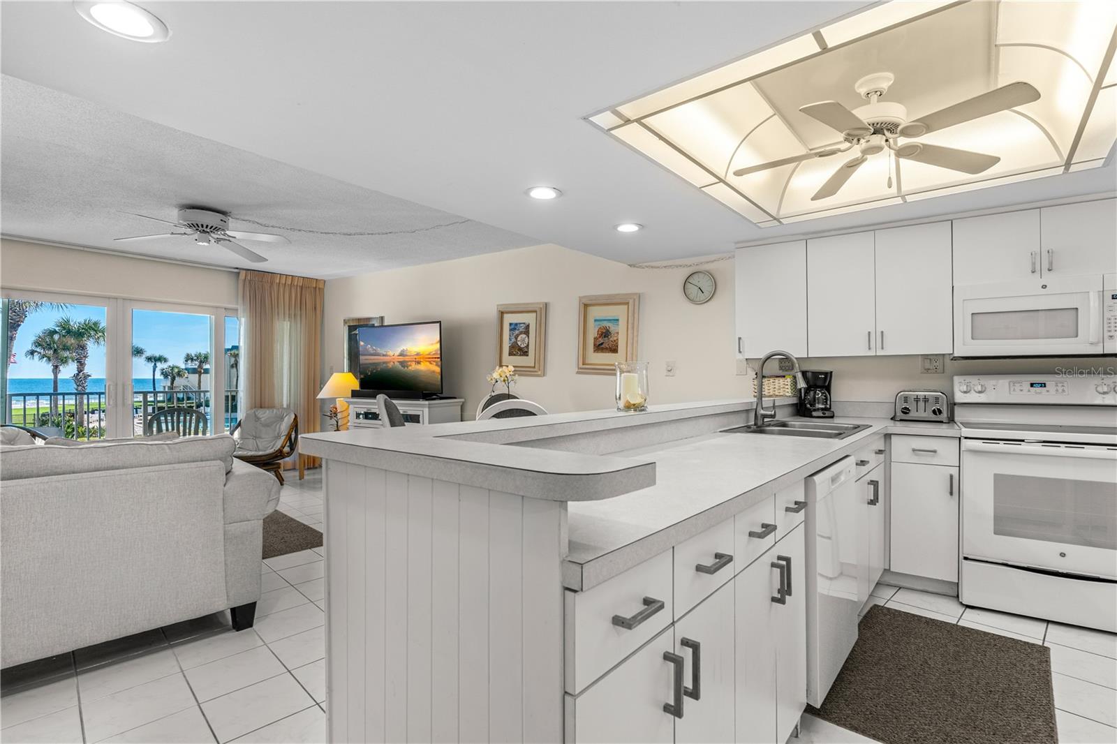 Image 10 of 34 For 4841 Atlantic Avenue D202