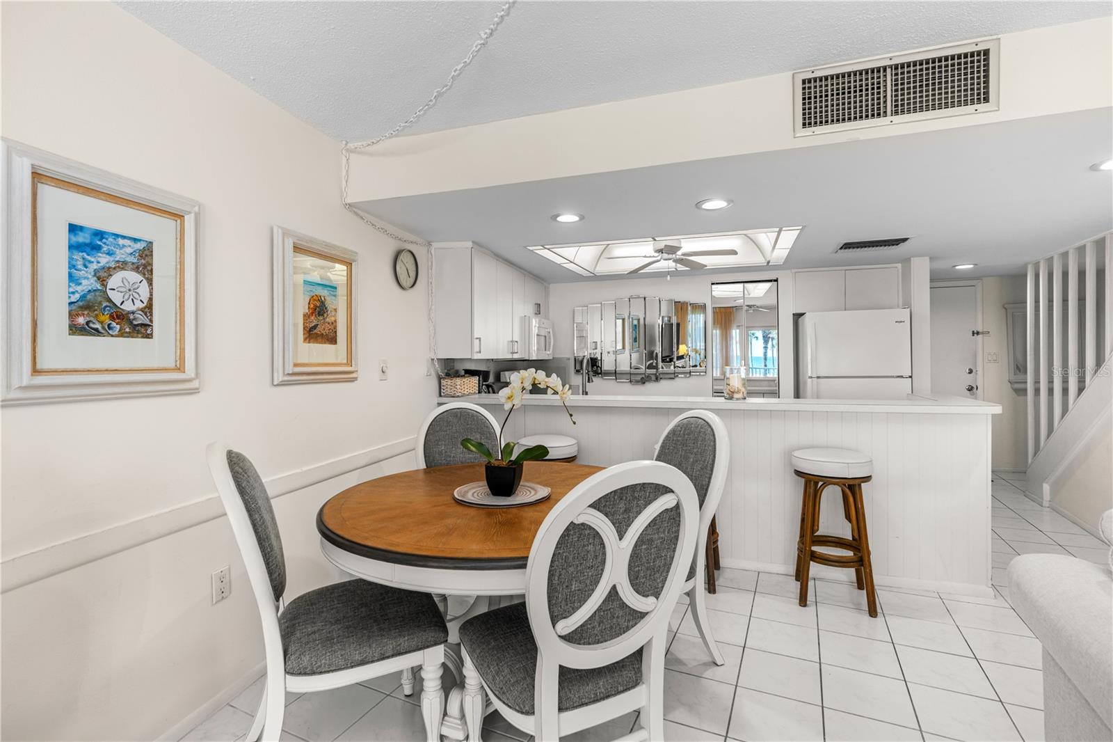 Image 7 of 34 For 4841 Atlantic Avenue D202