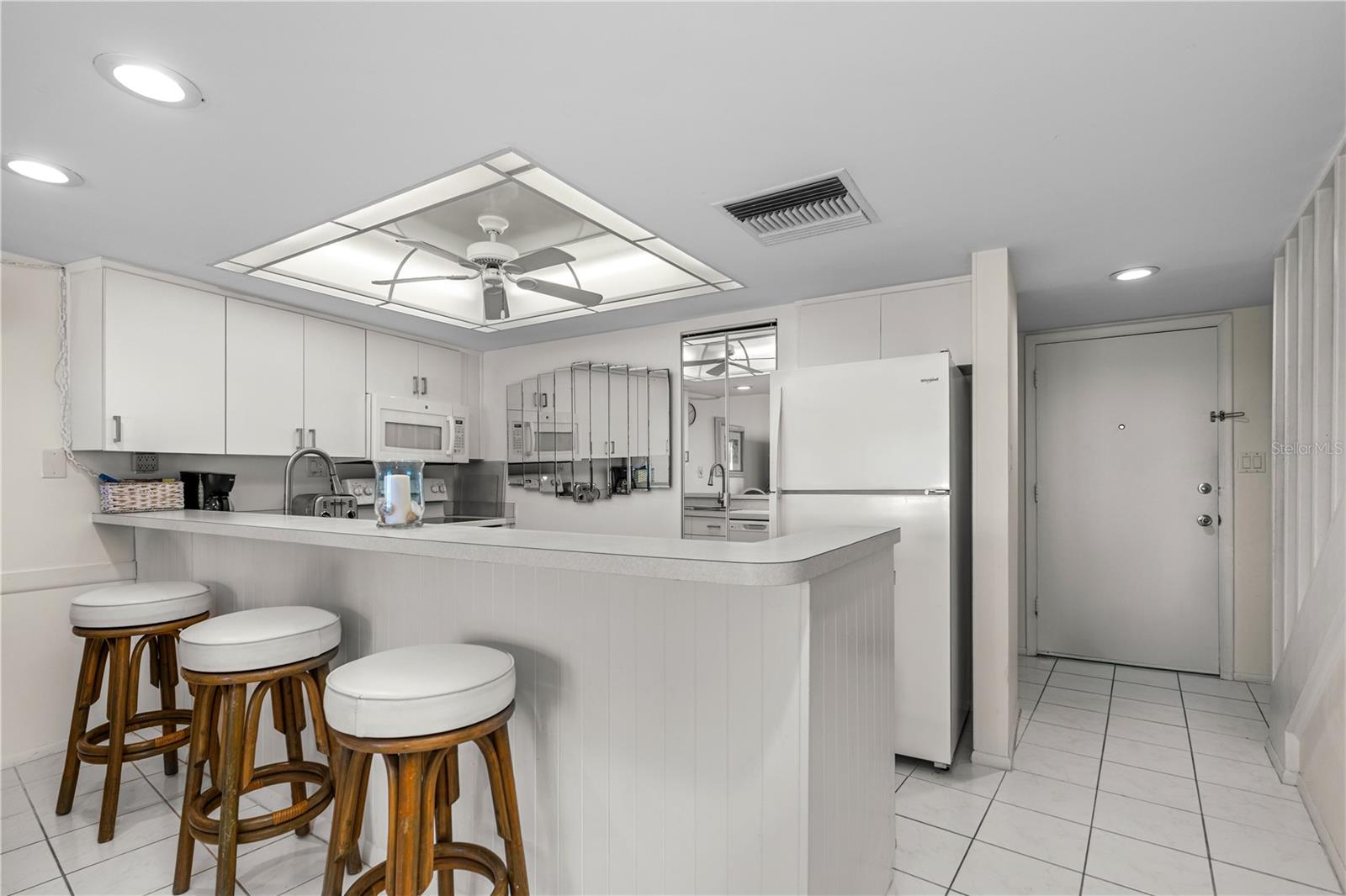 Image 8 of 34 For 4841 Atlantic Avenue D202