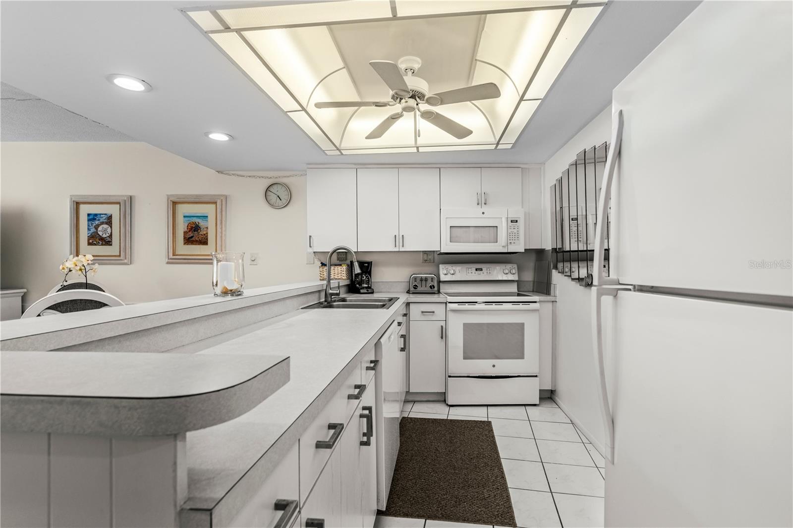 Image 9 of 34 For 4841 Atlantic Avenue D202