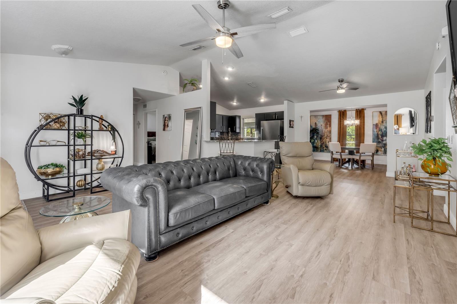 Image 15 of 51 For 223 Ariel Road