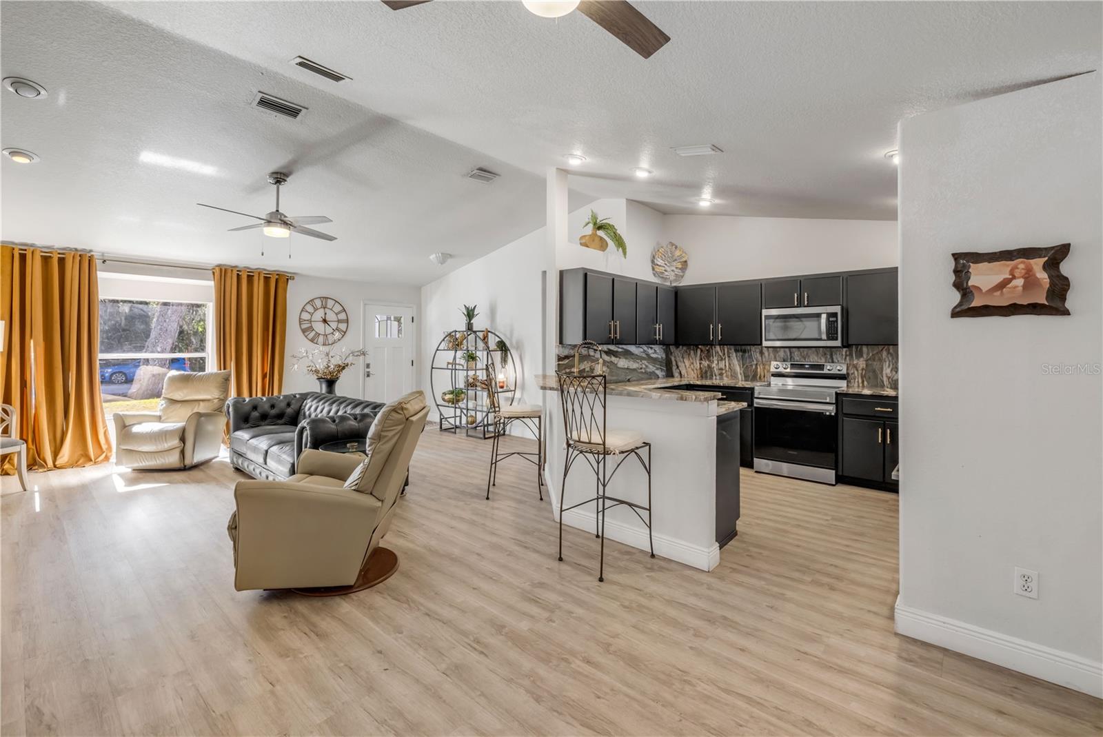 Image 17 of 51 For 223 Ariel Road