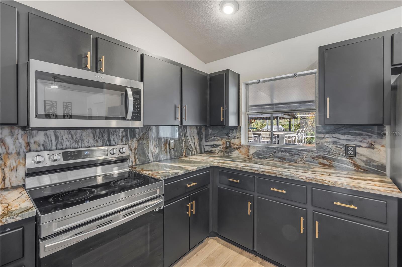 Image 20 of 51 For 223 Ariel Road