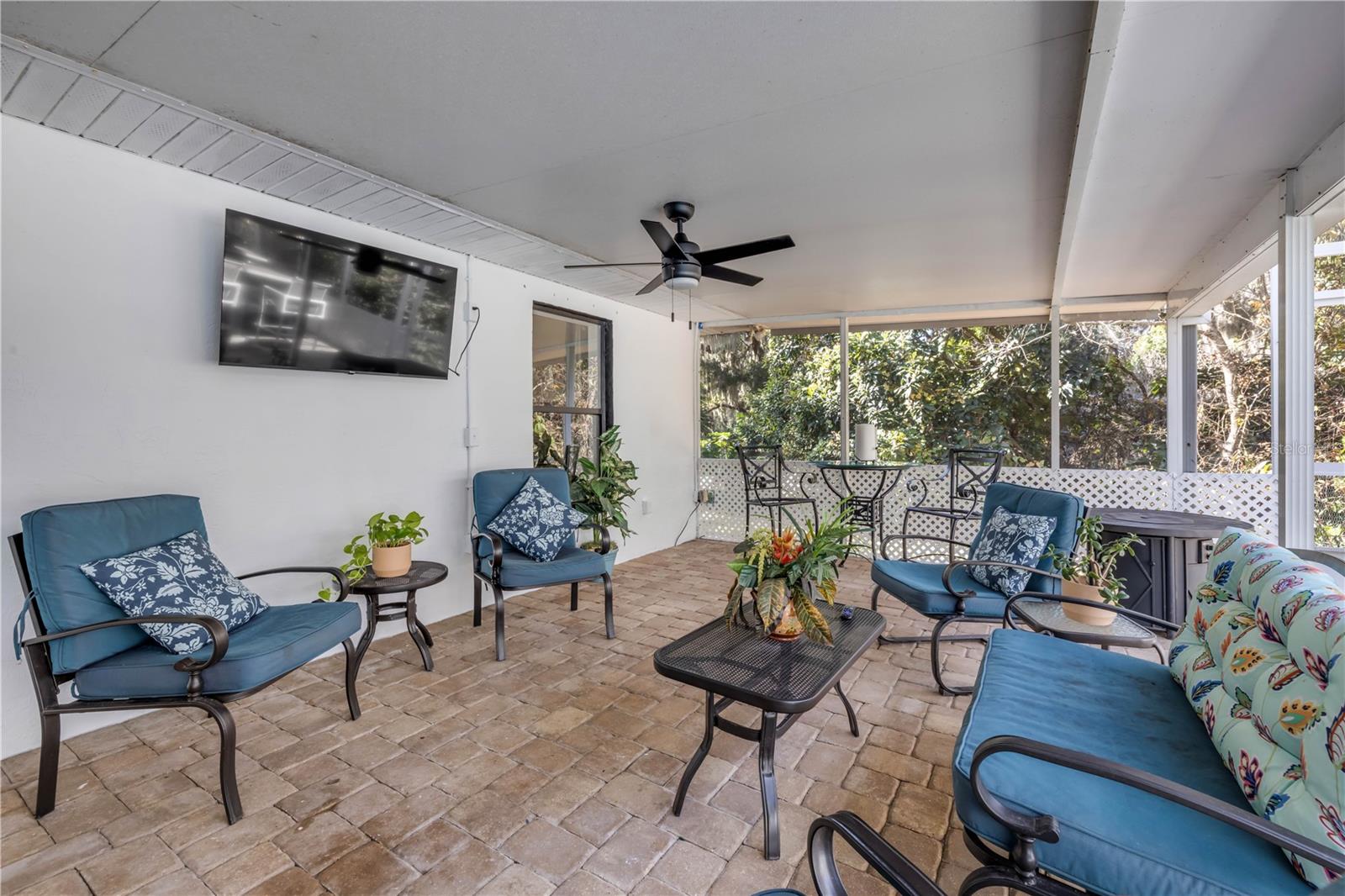 Image 38 of 51 For 223 Ariel Road