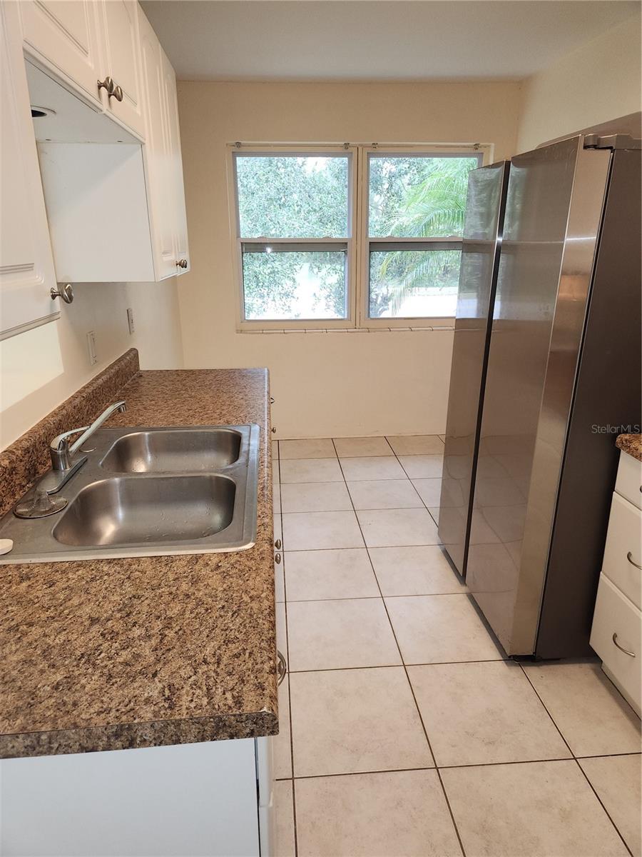 Image 12 of 37 For 486 Oak Street