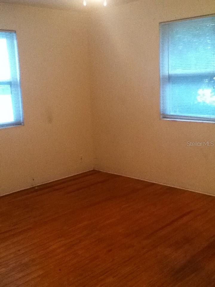 Image 16 of 37 For 486 Oak Street