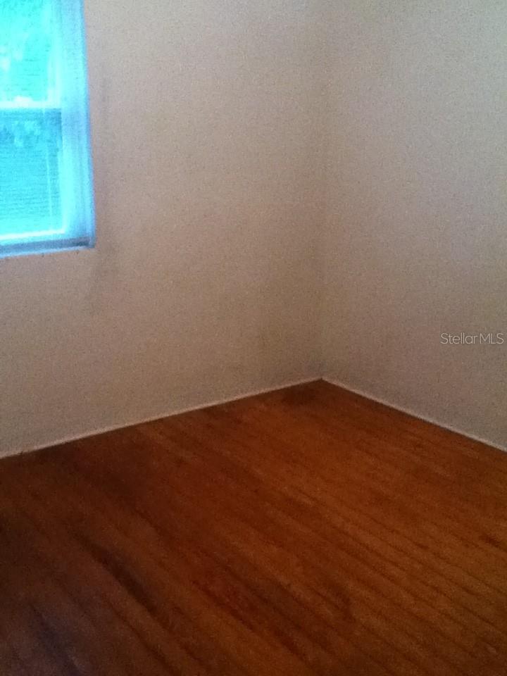 Image 17 of 37 For 486 Oak Street