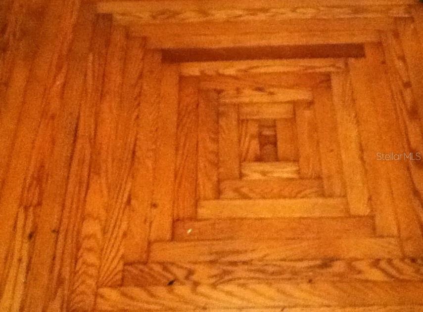 Image 18 of 37 For 486 Oak Street