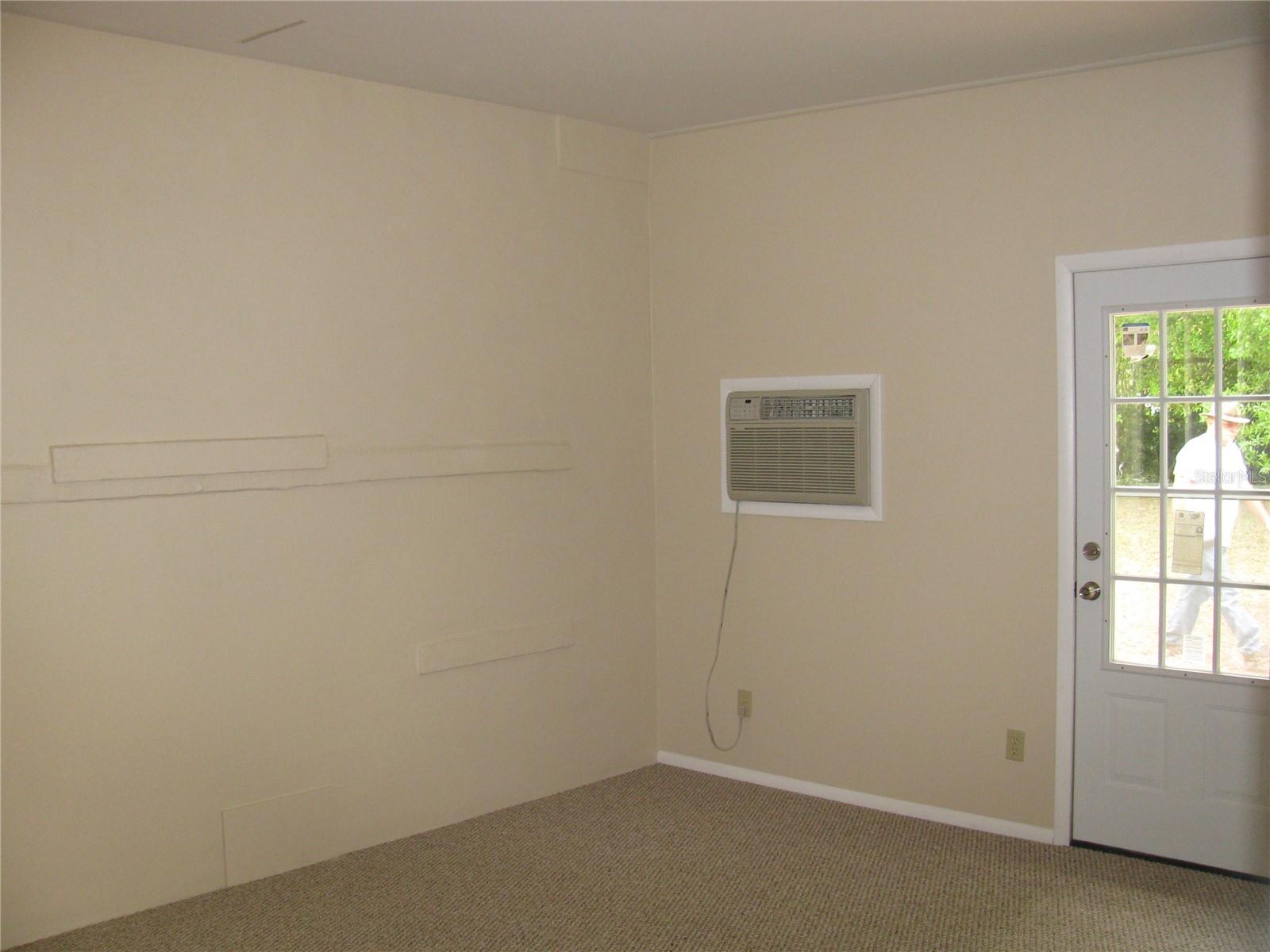 Image 31 of 37 For 486 Oak Street