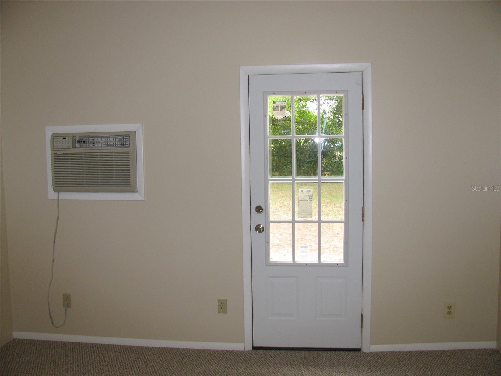 Image 32 of 37 For 486 Oak Street