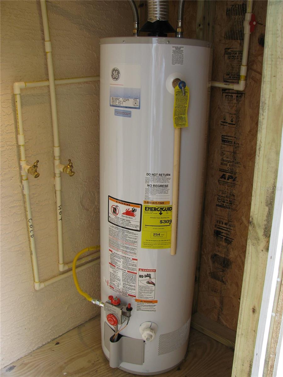 Image 36 of 37 For 486 Oak Street