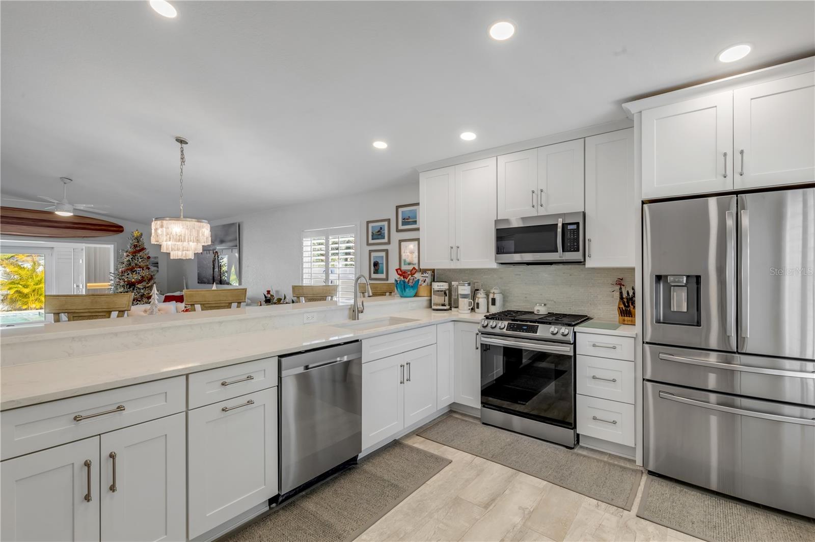 Image 17 of 74 For 814 Maralyn Avenue