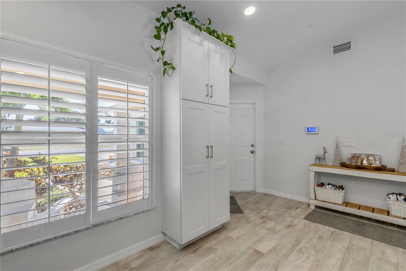 Image 18 of 74 For 814 Maralyn Avenue