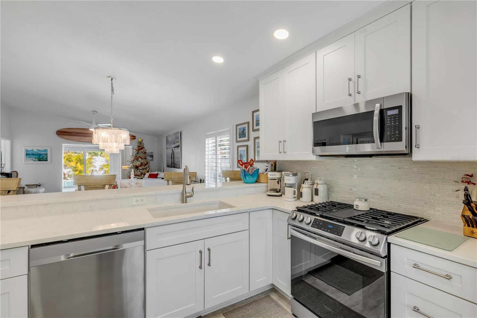 Image 20 of 74 For 814 Maralyn Avenue