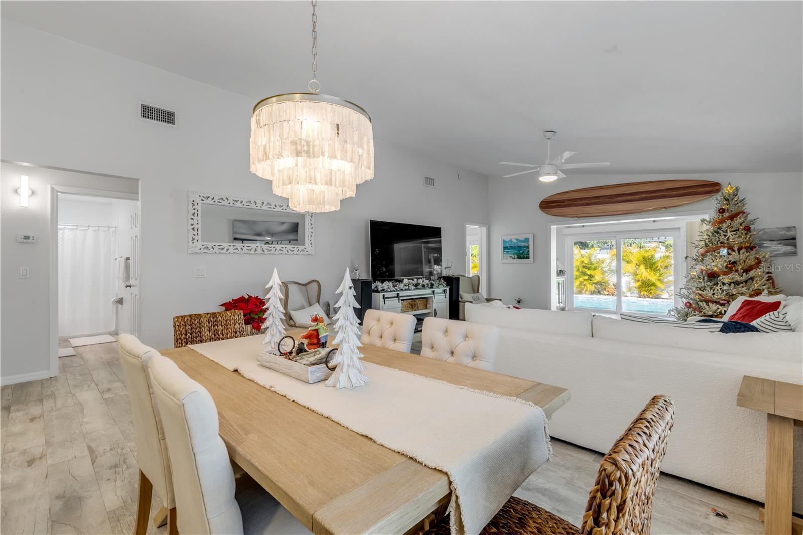 Image 23 of 74 For 814 Maralyn Avenue