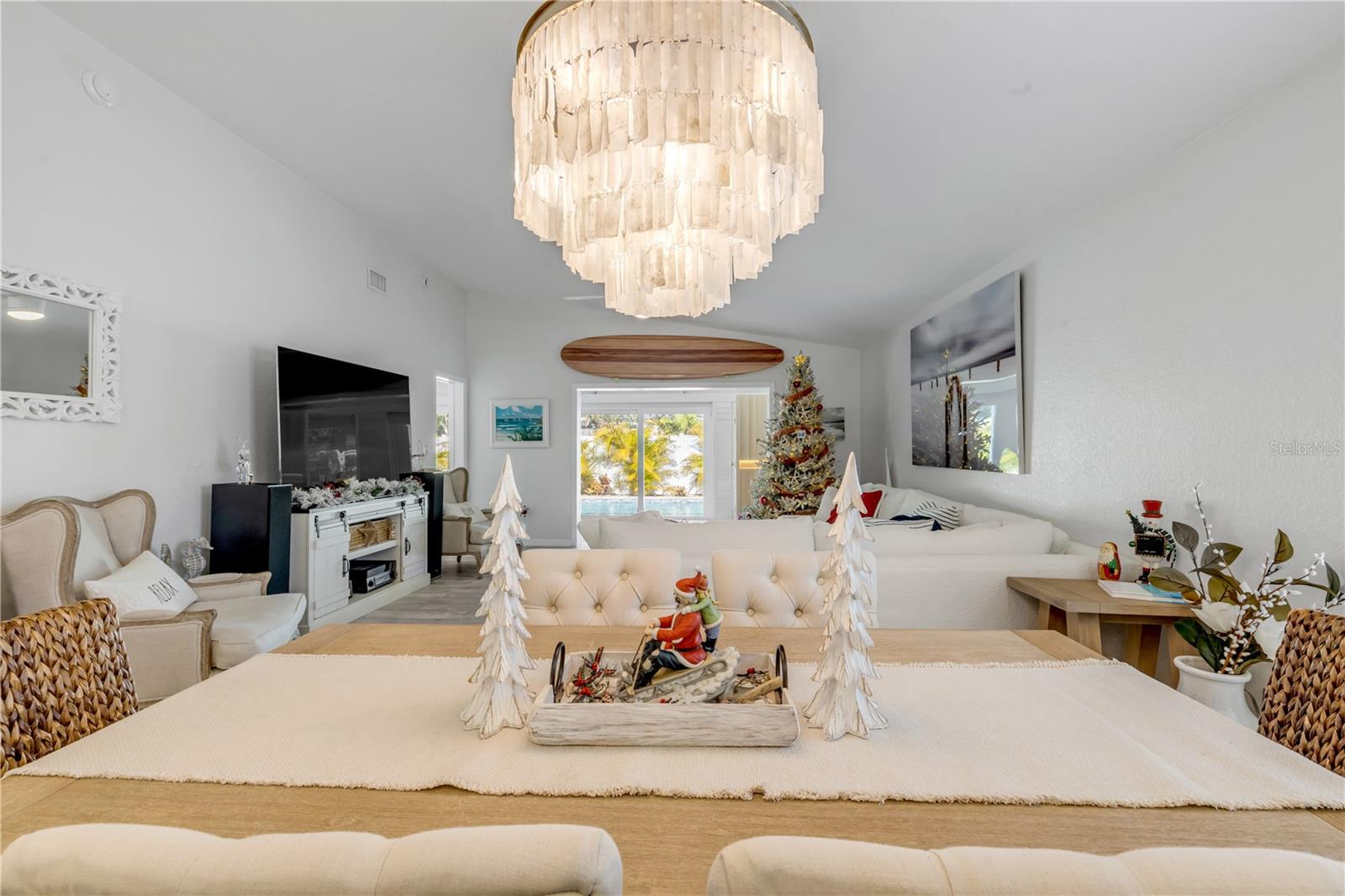 Image 24 of 74 For 814 Maralyn Avenue