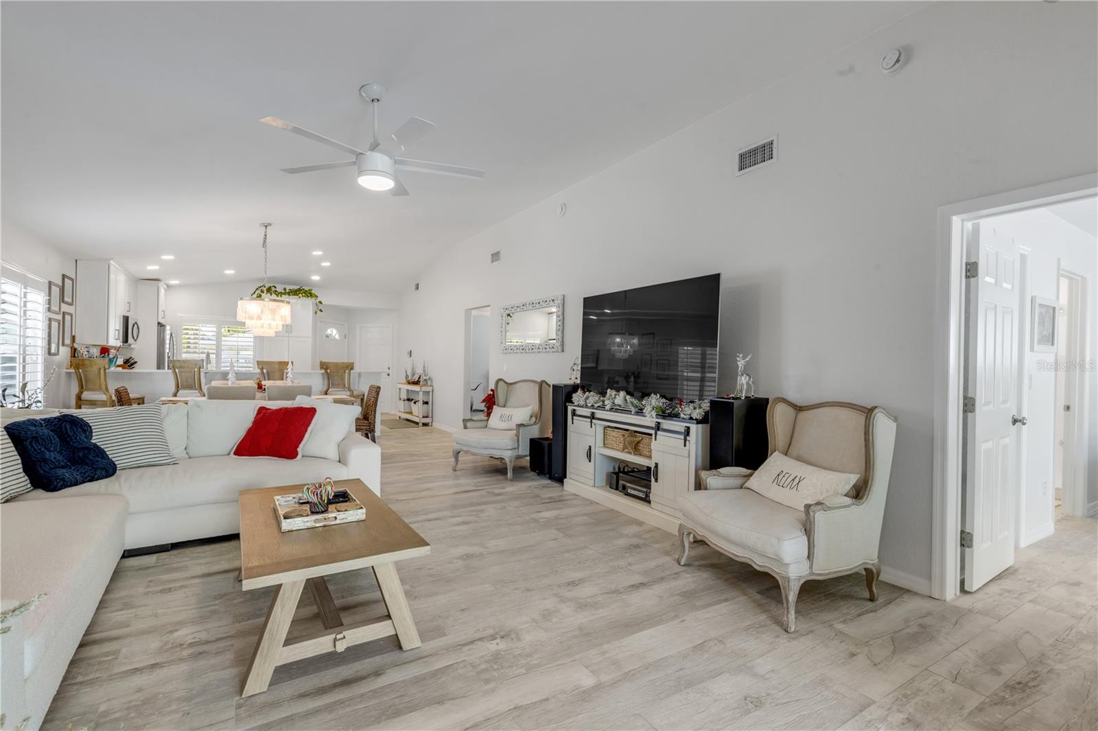 Image 33 of 74 For 814 Maralyn Avenue