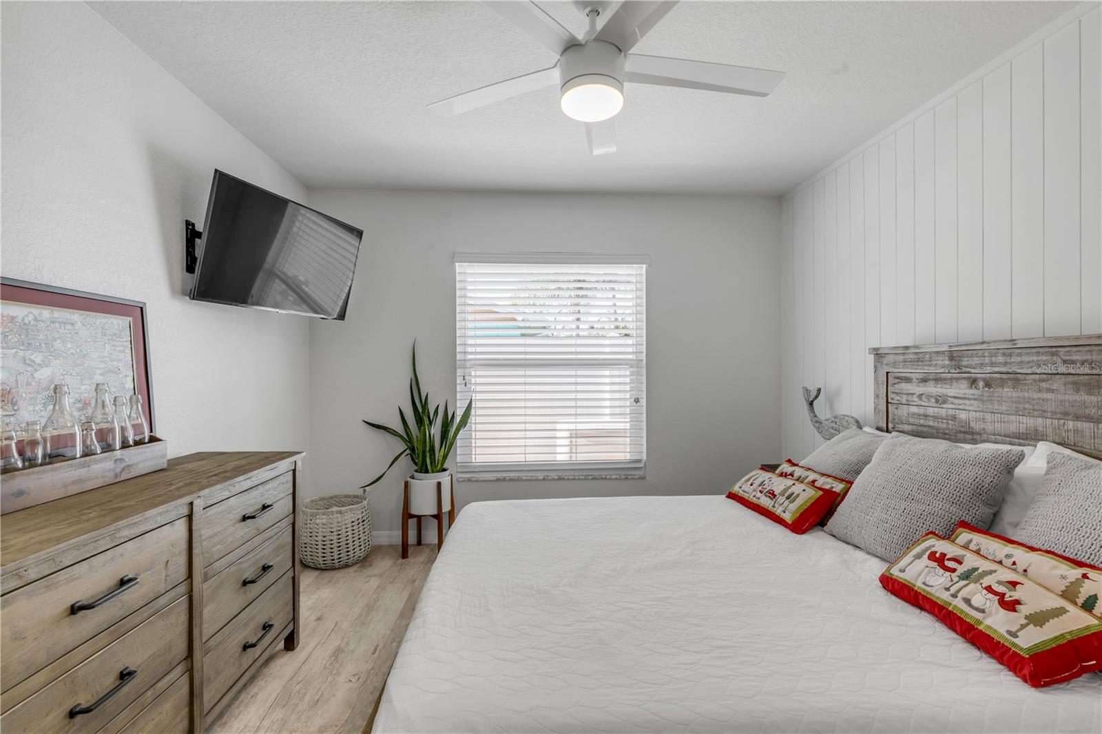 Image 5 of 74 For 814 Maralyn Avenue