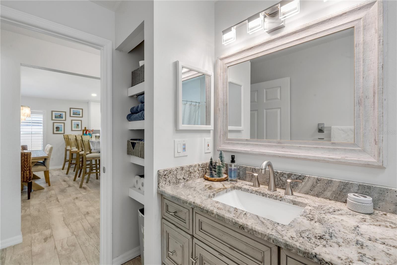 Image 52 of 74 For 814 Maralyn Avenue