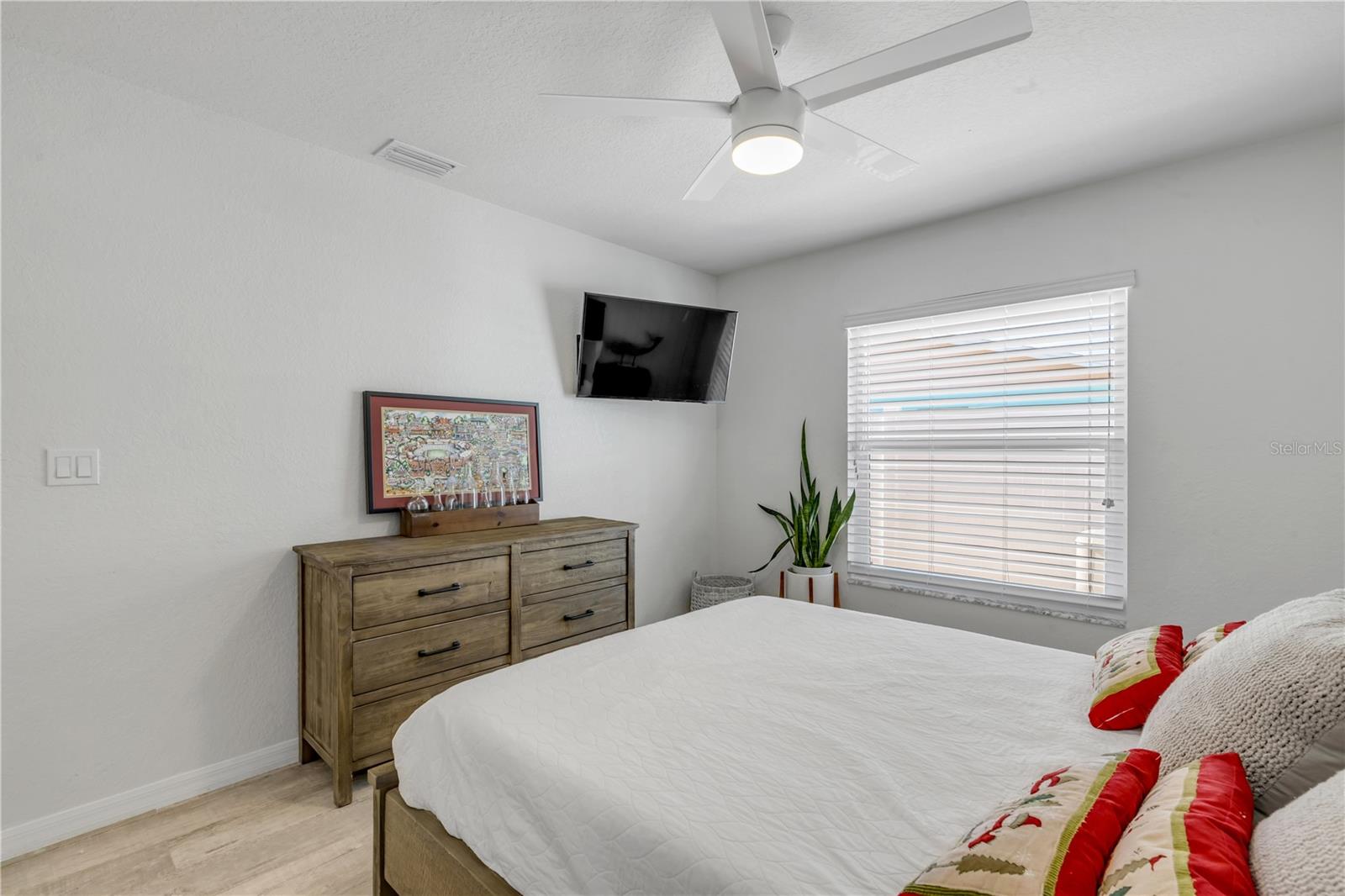 Image 54 of 74 For 814 Maralyn Avenue