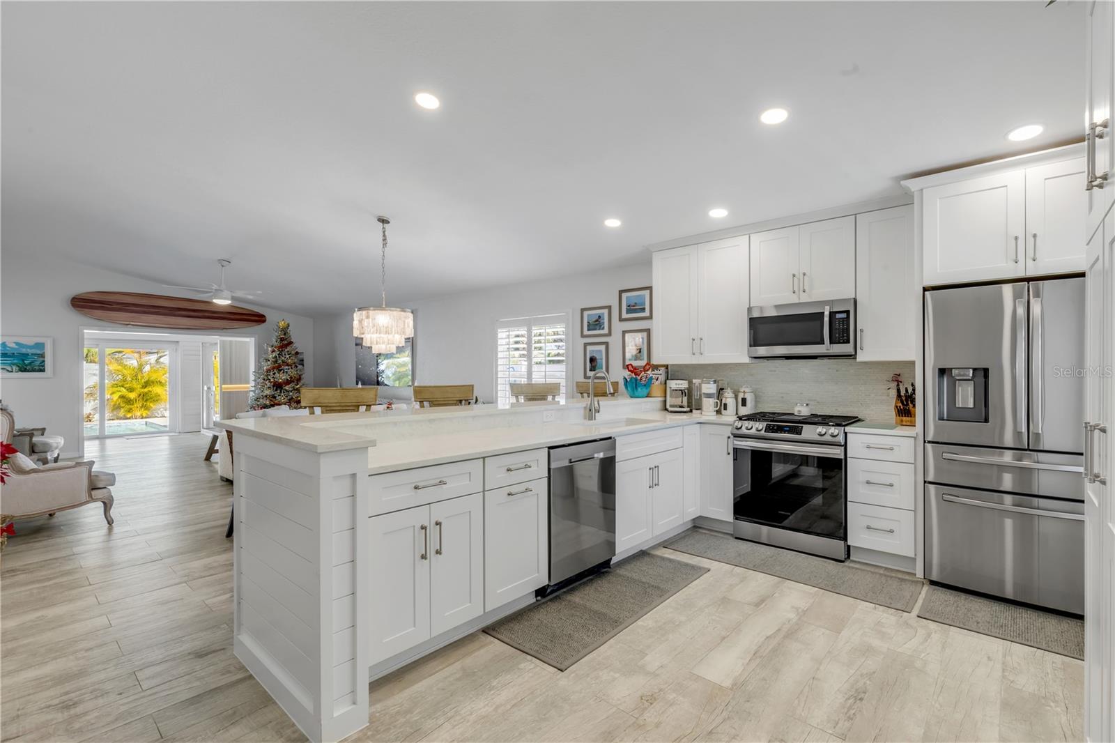 Image 6 of 74 For 814 Maralyn Avenue