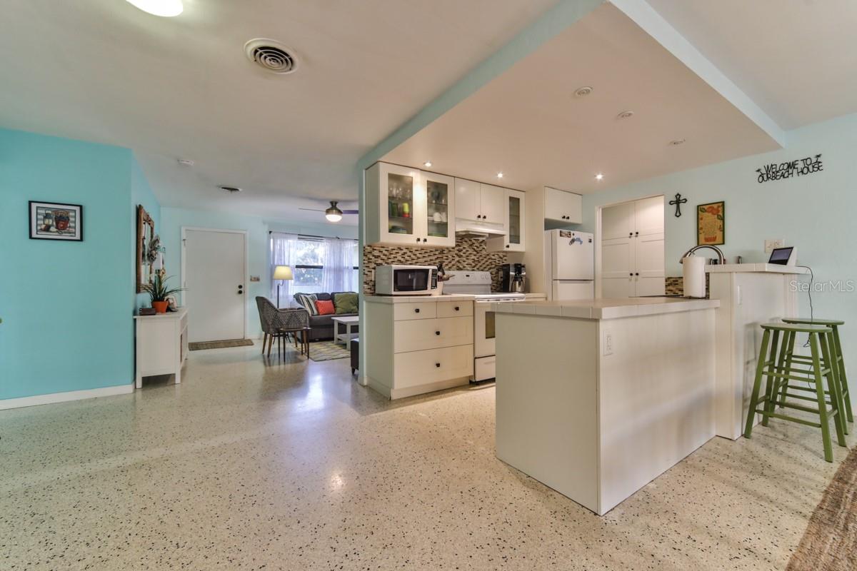 Image 7 of 27 For 141 Beau Rivage Drive