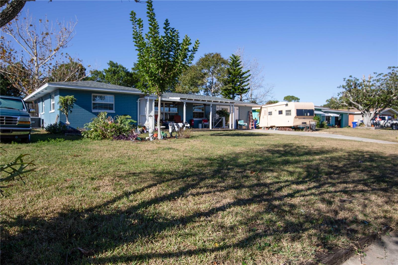 Image 2 of 36 For 116 Silver Circle